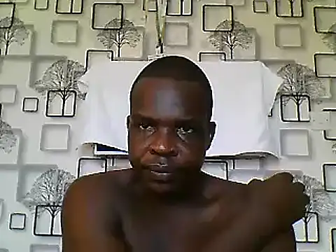 Snapshot of Chumba_001 chatting on 02/14/25, 01:29 Chumba 001 online show from 02/14/25, 01:29