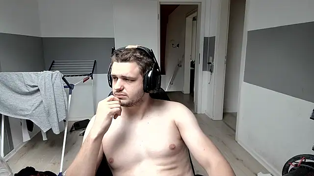 Benjamin12ab online show from 05/18/26, 03:07