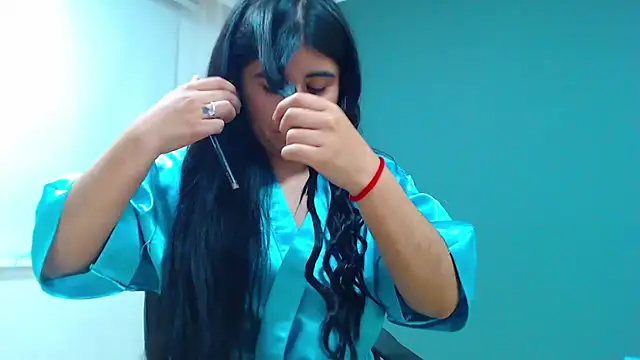 danna- roouss online show from 10/10/25, 10:09