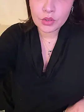 Snapshot of Novababy18 chatting on 02/06/25, 01:54 Novababy18 online show from 02/06/25, 01:54
