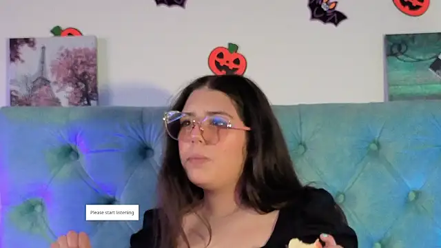 Paola Lyon  online show from 11/07/25, 12:49