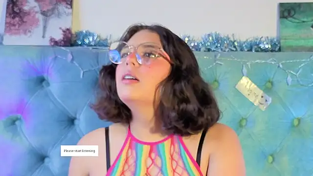 Paola Lyon  online show from 01/06/26, 06:22