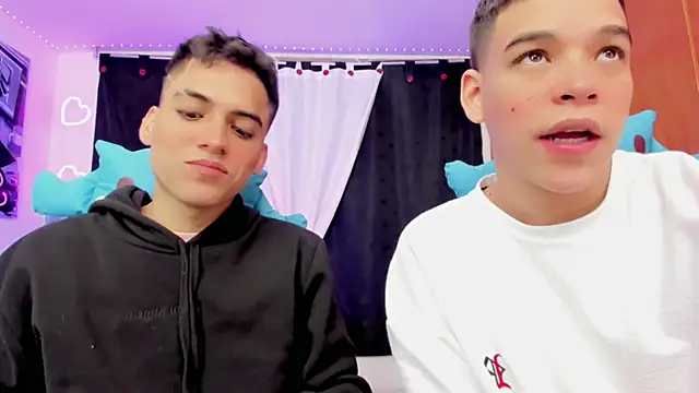 Snapshot of jake_and_joaquin chatting on 12/10/24, 08:51 jake and joaquin online show from 12/10/24, 08:51