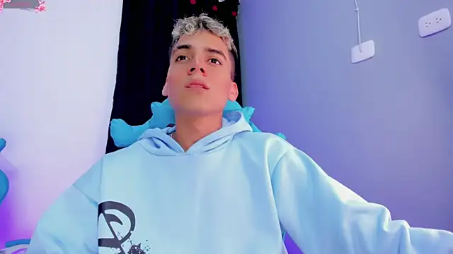 Snapshot of jake_and_joaquin chatting on 01/21/25, 01:50 jake and joaquin online show from 01/21/25, 01:50