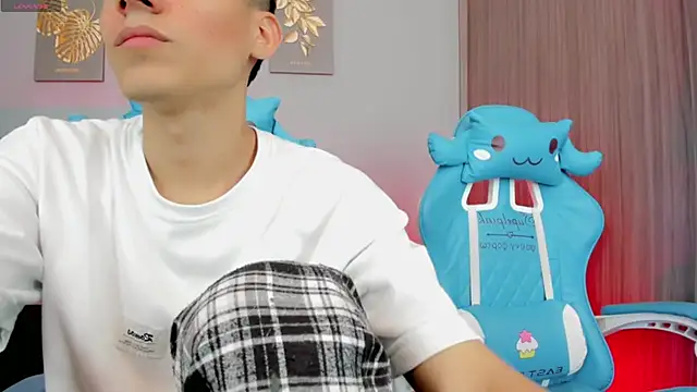 Snapshot of jake_and_joaquin chatting on 02/25/25, 08:51 jake and joaquin online show from 02/25/25, 08:51