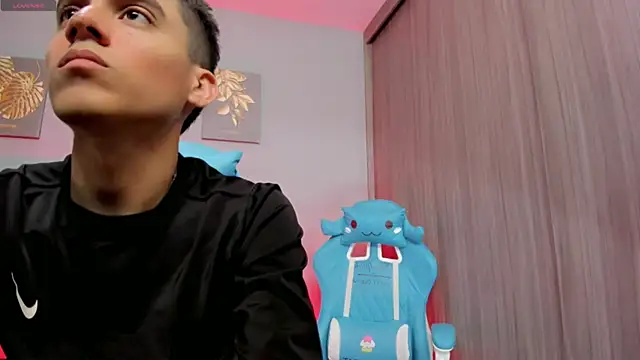 Snapshot of jake_and_joaquin chatting on 02/26/25, 08:33 jake and joaquin online show from 02/26/25, 08:33