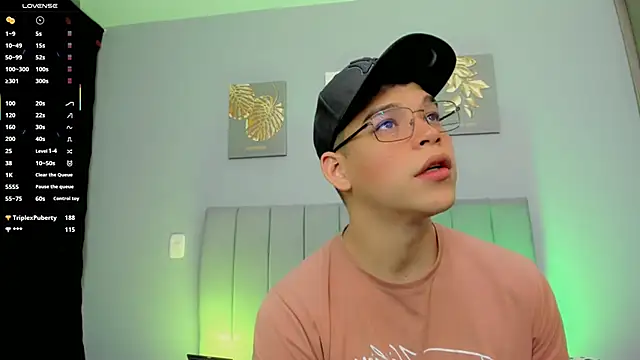 Snapshot of jake_and_joaquin chatting on 03/02/25, 07:43 jake and joaquin online show from 03/02/25, 07:43