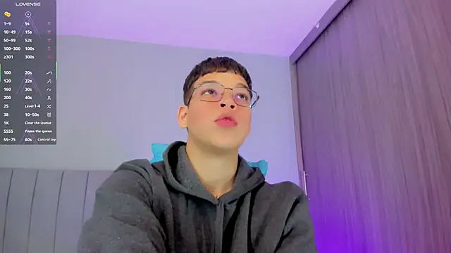 Snapshot of jake_and_joaquin chatting on 03/10/25, 08:37 jake and joaquin online show from 03/10/25, 08:37