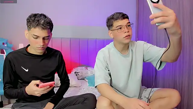 Snapshot of jake_and_joaquin chatting on 03/16/25, 07:37 jake and joaquin online show from 03/16/25, 07:37