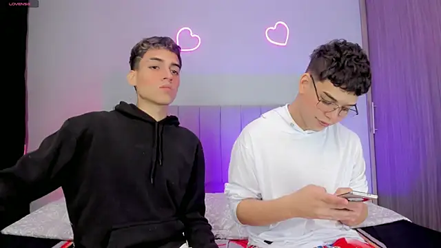 Snapshot of jake_and_joaquin chatting on 03/22/25, 11:53 jake and joaquin online show from 03/22/25, 11:53