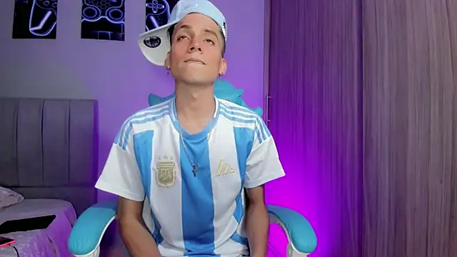 Snapshot of jake_and_joaquin chatting on 09/09/25, 02:44 jake and joaquin online show from 09/09/25, 02:44