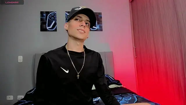 Snapshot of jake_and_joaquin chatting on 09/17/25, 03:08 jake and joaquin online show from 09/17/25, 03:08