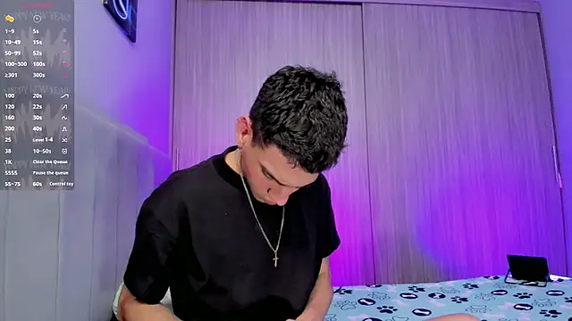 Snapshot of jake_and_joaquin chatting on 11/14/25, 02:32 jake and joaquin online show from 11/14/25, 02:32