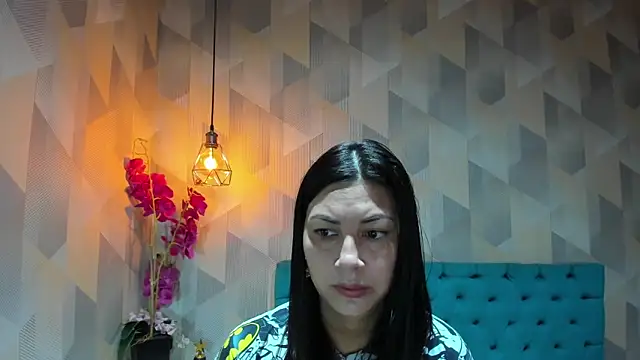 AdaFawxx online show from 12/20/25, 04:08