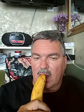 Snapshot of Tbone17 chatting on 05/11/26, 11:27 Tbone17 online show from 05/11/26, 11:27