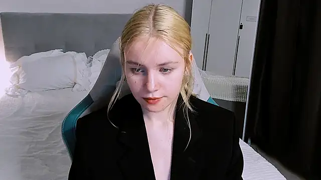 FapClubFamm online show from 11/05/25, 05:57