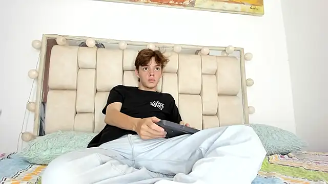 daniel hot03 online show from 10/20/25, 08:53