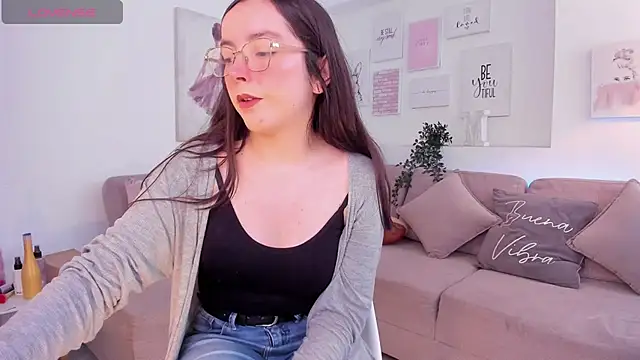 Snapshot of ana_ev chatting on 12/07/24, 04:47 ana ev online show from 12/07/24, 04:47