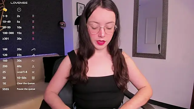 Snapshot of ana_ev chatting on 12/30/24, 08:15 ana ev online show from 12/30/24, 08:15