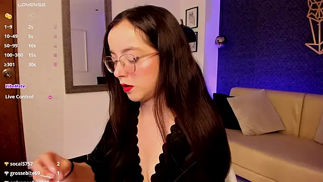 Snapshot of ana_ev chatting on 02/25/25, 09:35 ana ev online show from 02/25/25, 09:35