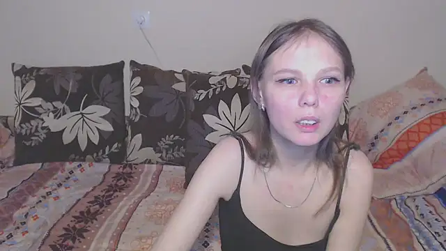 Snapshot of Nika_Shiny chatting on 12/10/24, 04:45 Nika Shiny online show from 12/10/24, 04:45