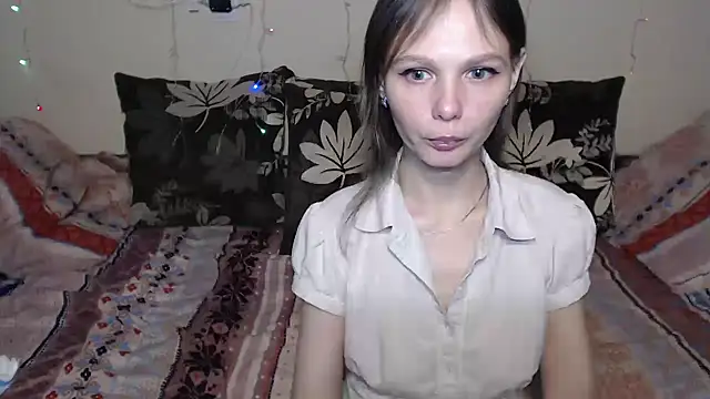 Snapshot of Nika_Shiny chatting on 01/05/25, 05:41 Nika Shiny online show from 01/05/25, 05:41