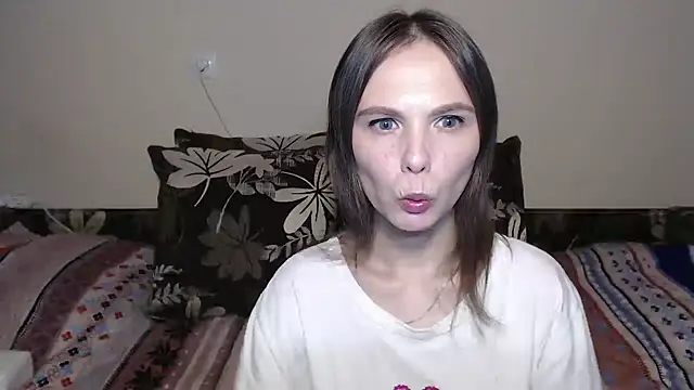 Snapshot of Nika_Shiny chatting on 02/10/25, 05:25 Nika Shiny online show from 02/10/25, 05:25