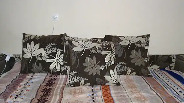 Snapshot of Nika_Shiny chatting on 02/16/25, 05:15 Nika Shiny online show from 02/16/25, 05:15