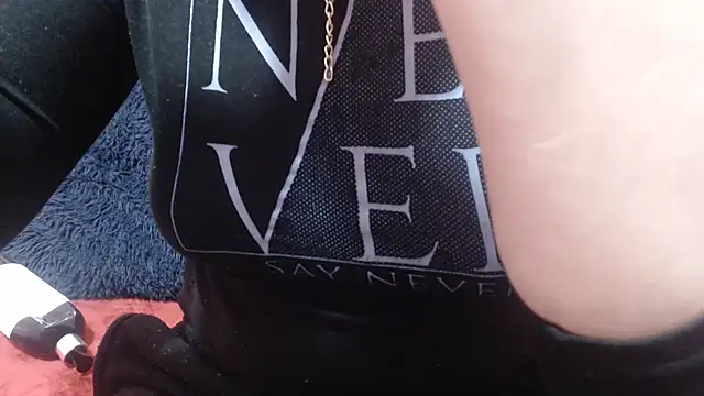 nadescomthxx online show from 10/18/25, 04:19