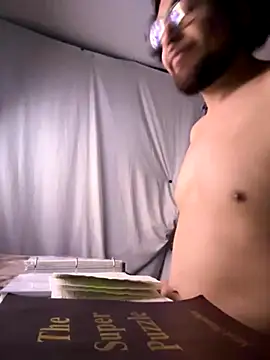 Snapshot of SideGhost chatting on 10/05/25, 10:07 SideGhost online show from 10/05/25, 10:07