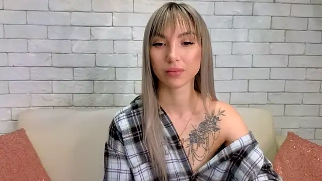 Snapshot of MiaMinx chatting on 02/10/25, 01:46 MiaMinx online show from 02/10/25, 01:46