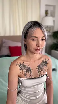 Snapshot of MiaMinx chatting on 11/10/25, 01:59 MiaMinx online show from 11/10/25, 01:59