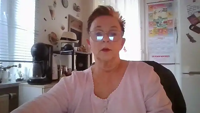 Snapshot of Reife_Katy chatting on 09/24/25, 04:32 Reife Katy online show from 09/24/25, 04:32