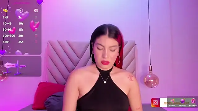 Snapshot of EmmaSwift_ chatting on 12/28/24, 03:37 EmmaSwift online show from 12/28/24, 03:37