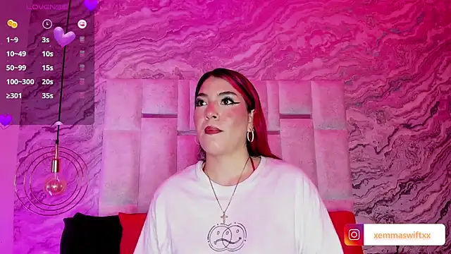 Snapshot of EmmaSwift_ chatting on 03/12/25, 01:47 EmmaSwift online show from 03/12/25, 01:47