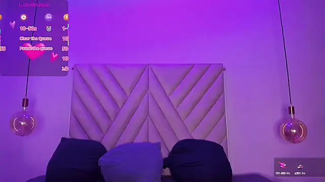 Snapshot of EmmaSwift_ chatting on 09/27/25, 01:54 EmmaSwift online show from 09/27/25, 01:54