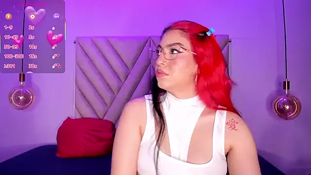 Snapshot of EmmaSwift_ chatting on 10/11/25, 03:50 EmmaSwift online show from 10/11/25, 03:50