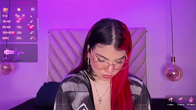 Snapshot of EmmaSwift_ chatting on 10/29/25, 02:36 EmmaSwift online show from 10/29/25, 02:36