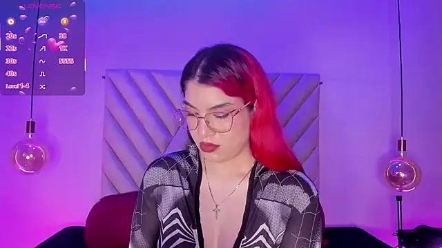 Snapshot of EmmaSwift_ chatting on 12/05/25, 02:42 EmmaSwift online show from 12/05/25, 02:42