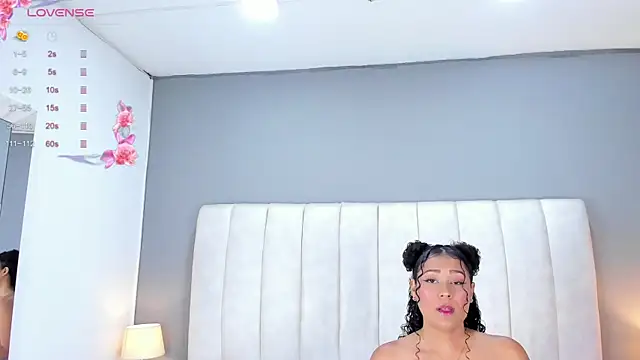 Ashleyy23x online show from 11/06/25, 07:26