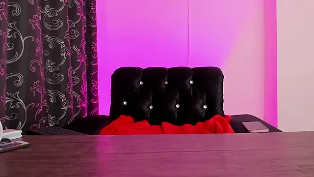 Mialenox online show from 12/28/24, 01:18