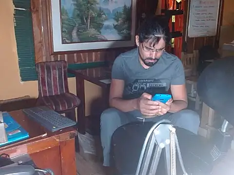 Snapshot of Dr_Pocholate84 chatting on 05/11/26, 11:35 Dr Pocholate84 online show from 05/11/26, 11:35