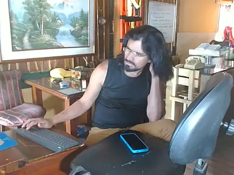 Snapshot of Dr_Pocholate84 chatting on 05/22/26, 05:51 Dr Pocholate84 online show from 05/22/26, 05:51