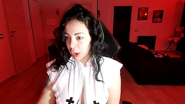 Snapshot of Chloe_Ricci chatting on 03/22/25, 01:00 Chloe Ricci online show from 03/22/25, 01:00