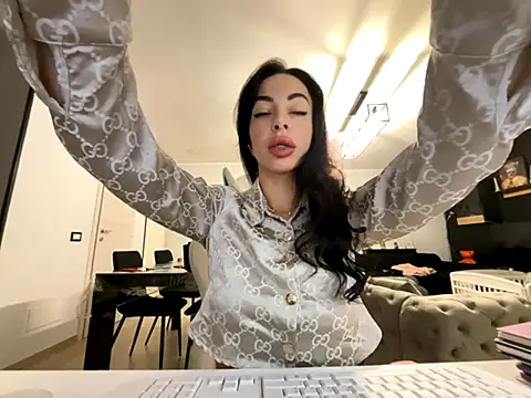 Snapshot of Chloe_Ricci chatting on 11/24/25, 07:52 Chloe Ricci online show from 11/24/25, 07:52