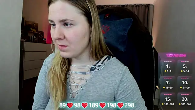 Olivia Munk online show from 12/18/25, 03:56