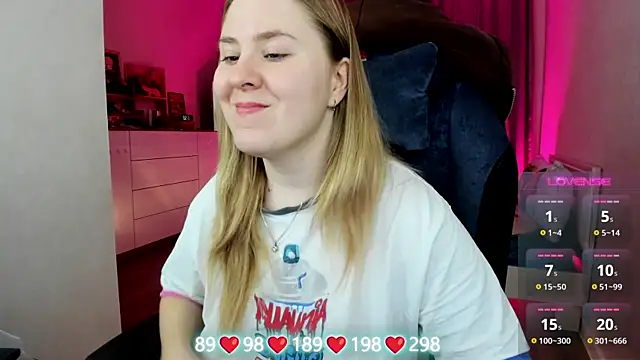 Olivia Munk online show from 12/23/25, 03:59