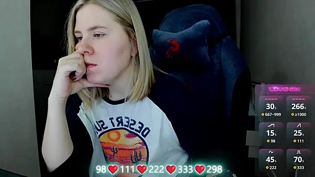 Olivia Munk online show from 03/25/26, 03:56