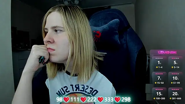 Olivia Munk online show from 04/12/26, 04:56