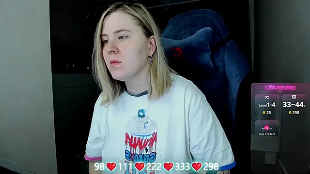 Olivia Munk online show from 04/22/26, 04:04